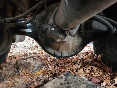 Dana M190T Rear Axle Assembly for a 1987 International 1954