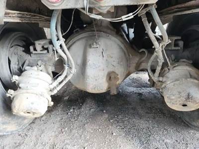 Dana Rear Axle Assembly for a 2001 Peterbilt 378