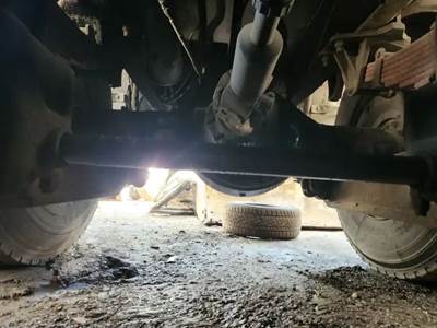 Dana Rear Axle Assembly for a 2000 Chevrolet C7500