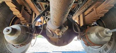 Dana Rear Axle Assembly for a 2004 Mack CV712 Granite