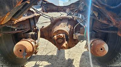 Dana Rear Axle Assembly for a 1989 Ford LN8000