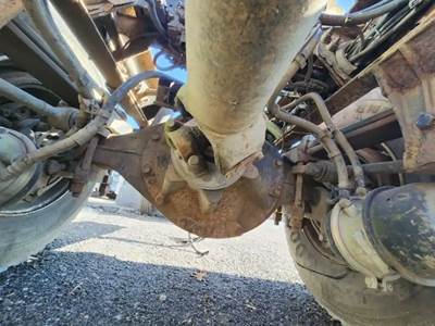 Dana S21-170 Rear Axle Assembly for a 2009 Peterbilt 335
