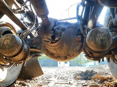 Detroit DA-RT-40.0-4 Rear Axle Assembly for a 2022 Freightliner Cascadia 126