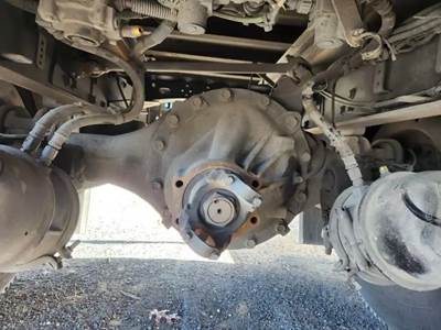 Detroit Rear Axle Assembly for a 2020 Freightliner M2 106