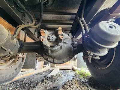 Detroit RS20-4 Rear Axle Assembly for a 2020 Freightliner M2 106