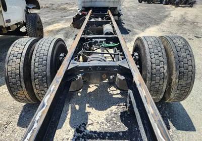Detroit RS20-4 Rear Axle Assembly for a 2021 Freightliner M2 106