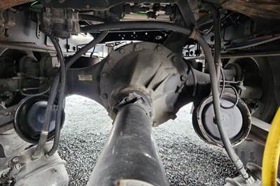 Detroit RS21-4 Rear Axle Assembly for a 2019 Freightliner M2 106