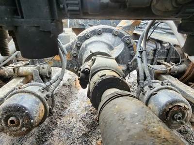 Detroit RT40-4N Rear Axle Assembly for a 2014 Freightliner Cascadia 125