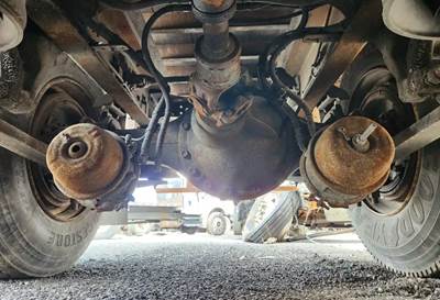 Detroit RT40-4N Rear Axle Assembly for a 2018 Freightliner M2 106