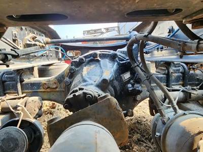 Detroit RT40-NFD Rear Axle Assembly for a 2020 Freightliner Cascadia 126