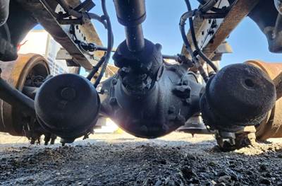 Detroit RT40-NFD Rear Axle Assembly for a 2021 Freightliner Cascadia 126