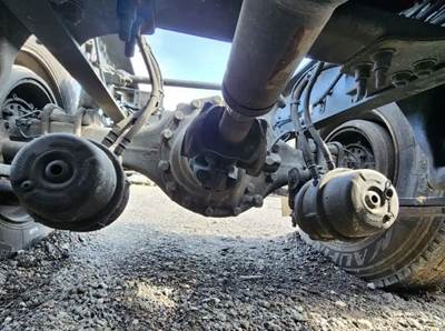 Detroit RT40-NFD Rear Axle Assembly for a 2020 Freightliner Cascadia 125