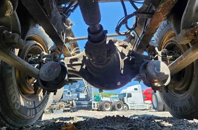 Detroit RT40-NFD Rear Axle Assembly for a 2019 Freightliner Cascadia 126