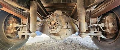 Eaton 15040S Rear Axle Assembly for a 1993 Chevrolet C60 Kodiak