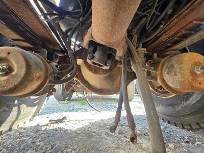 Eaton 16244 Rear Axle Assembly for a 2002 International 2574