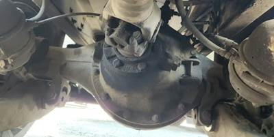 Eaton DS461P Rear Axle Assembly for a 1996 International 9400