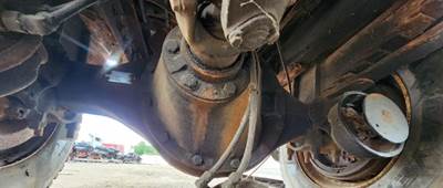 Eaton Rear Axle Assembly for a 1984 Ford L9000