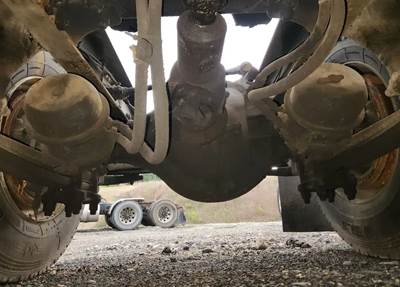 Eaton RS402 Rear Axle Assembly for a 1993 Freightliner FLD120