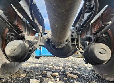 Eaton RS404 Rear Axle Assembly for a 2009 Kenworth T300
