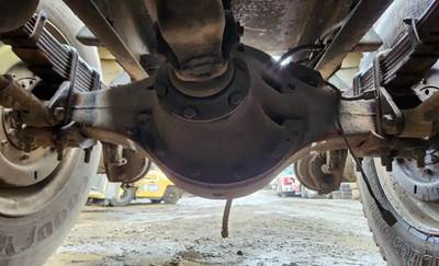 International RA472 Rear Axle Assembly for a 1980 International F-2275