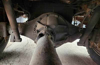 Isuzu 6CP Rear Axle Assembly for a 2006 Isuzu NQR