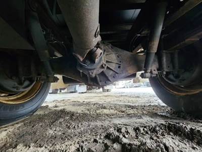 Isuzu G-73 Rear Axle Assembly for a 2008 GMC W4500