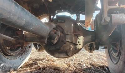 Meritor-Rockwell A3200P1706 Rear Axle Assembly for a 2002 International 9200I