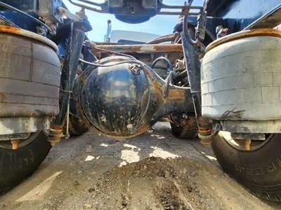 Meritor-Rockwell MR2014X Rear Axle Assembly for a 2020 Peterbilt 389