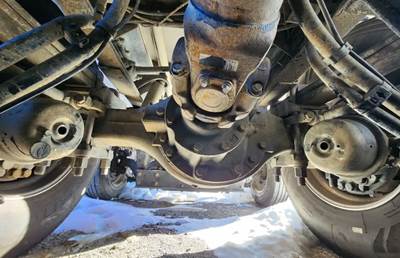 Meritor-Rockwell MR2214X Rear Axle Assembly for a 2020 Peterbilt 567