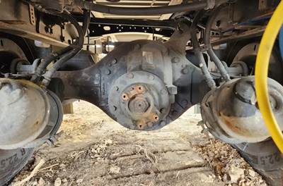 Meritor-Rockwell MS19-14X Rear Axle Assembly for a 2020 Freightliner M2 106