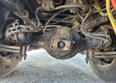 Meritor-Rockwell MS19-14X Rear Axle Assembly for a 2025 Freightliner M2 106