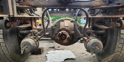 Meritor-Rockwell MS2114X Rear Axle Assembly for a 2015 Hino 338