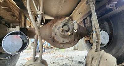 Meritor-Rockwell MS2114X Rear Axle Assembly for a 2018 Hino 338