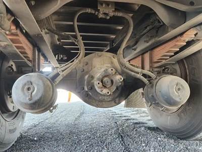 Meritor-Rockwell MS2114X Rear Axle Assembly for a 2015 Ford F-750
