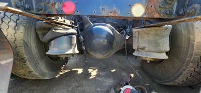 Meritor-Rockwell MT40-14X Rear Axle Assembly for a 2015 Freightliner Cascadia 125