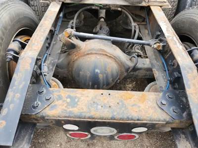 Meritor-Rockwell MT40-14X Rear Axle Assembly for a 2016 Freightliner Cascadia 125