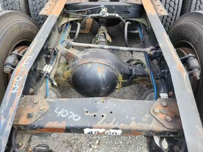 Meritor-Rockwell MT40-14X Rear Axle Assembly for a 2012 Freightliner Cascadia 125