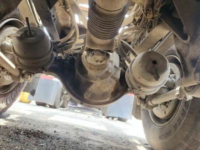 Meritor-Rockwell MT40-14X Rear Axle Assembly for a 2007 Volvo VHD