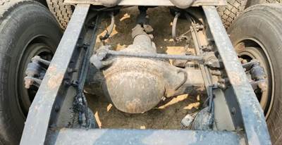 Meritor-Rockwell MT40-14X Rear Axle Assembly for a 2013 Freightliner Cascadia 132