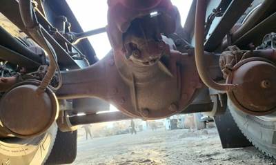 Meritor-Rockwell MT40-14X Rear Axle Assembly for a 2017 Volvo VNL