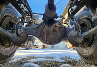 Meritor-Rockwell MT40-14X Rear Axle Assembly for a 2016 Freightliner Cascadia 125