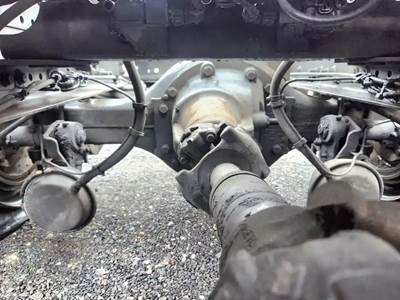 Meritor-Rockwell MT40-14X Rear Axle Assembly for a 2017 Volvo VNL