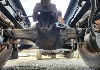 Meritor-Rockwell MT40-14X Rear Axle Assembly for a 2013 Volvo VNL