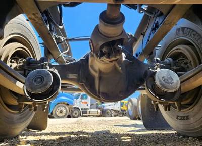 Meritor-Rockwell MT40-14X Rear Axle Assembly for a 2022 Freightliner Cascadia 126