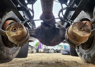 Meritor-Rockwell MT40-14X Rear Axle Assembly for a 2022 Freightliner Cascadia 126