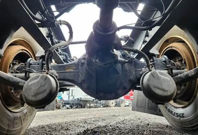 Meritor-Rockwell MT40-14X Rear Axle Assembly for a 2019 Freightliner Cascadia 126