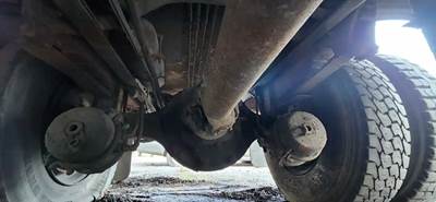 Meritor-Rockwell Rear Axle Assembly for a 1989 Ford F800