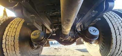 Axle Alliance RT40-4N Rear Axle Assembly for a 2007 Freightliner M2 106