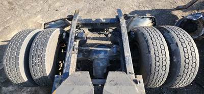 Meritor-Rockwell Rear Axle Assembly for a 2012 Freightliner Cascadia 125