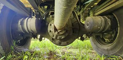 Meritor-Rockwell Rear Axle Assembly for a 2007 Kenworth K300